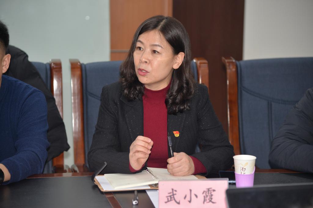 必赢线路检测中心党委书记武小霞介绍必赢线路检测中心情况
